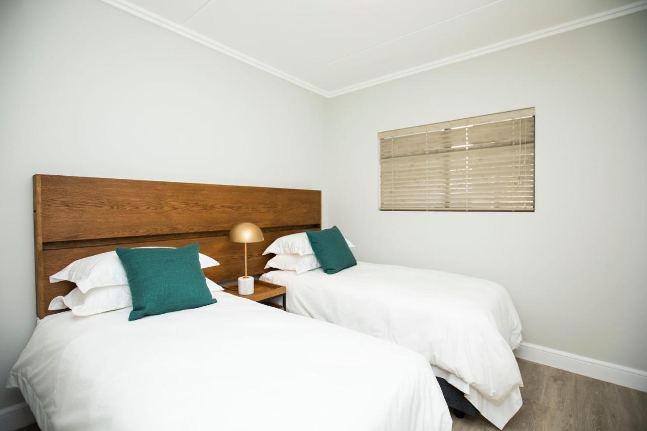 The Serengeti Lodge Kempton Park Extérieur photo